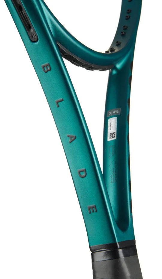 Wilson Blade 100UL v9.0 tennis racket
